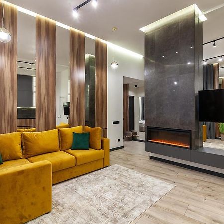 Royal Apartment On Leontovicha 7/2 リヴィウ エクステリア 写真